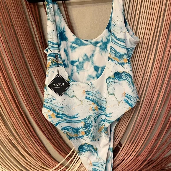 Zaful Blue and White Marble One Piece Swimsuit - Picture 4 of 7
